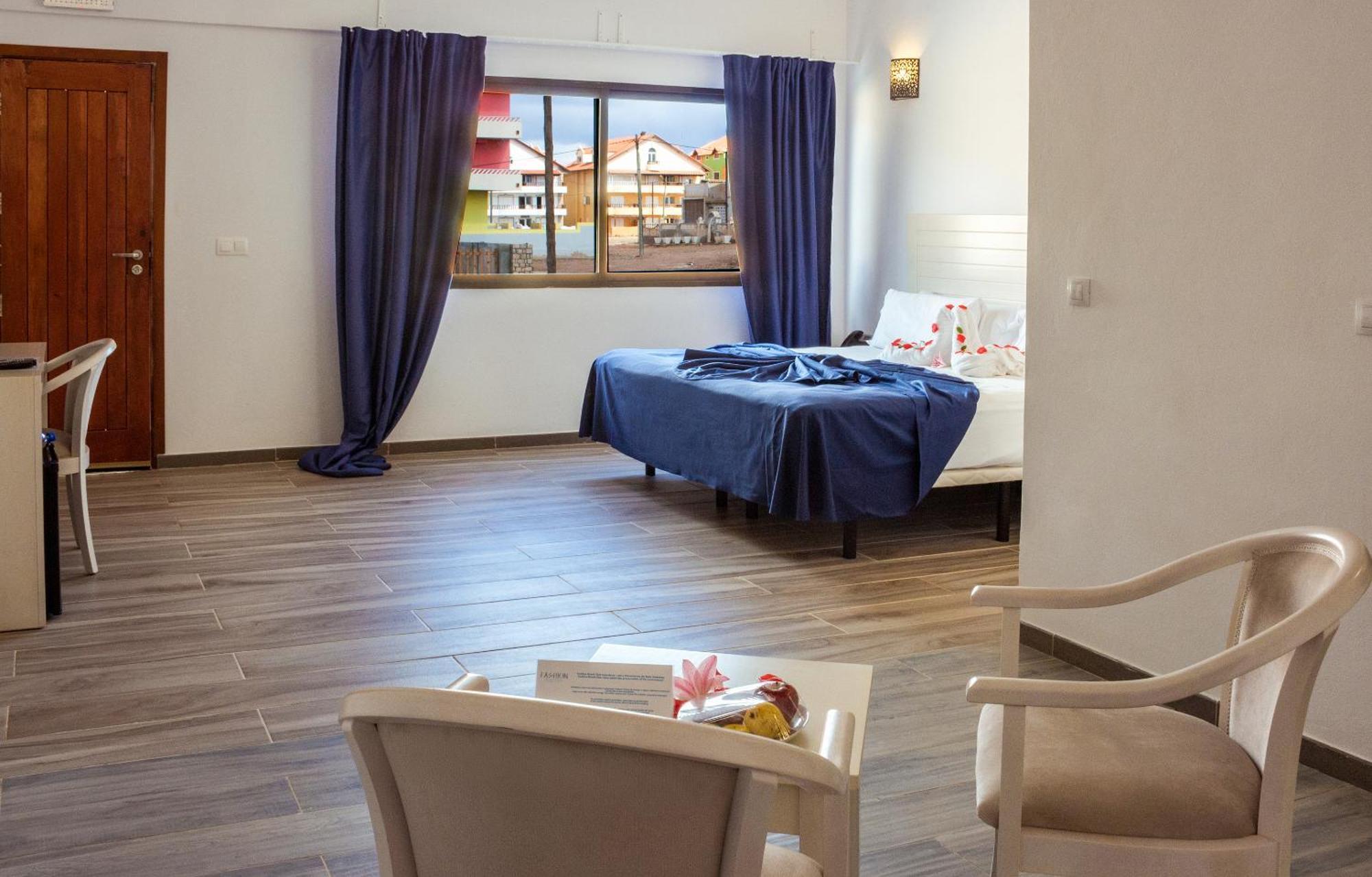 Hotel Livvo Budha Beach Santa Maria Ngoại thất bức ảnh