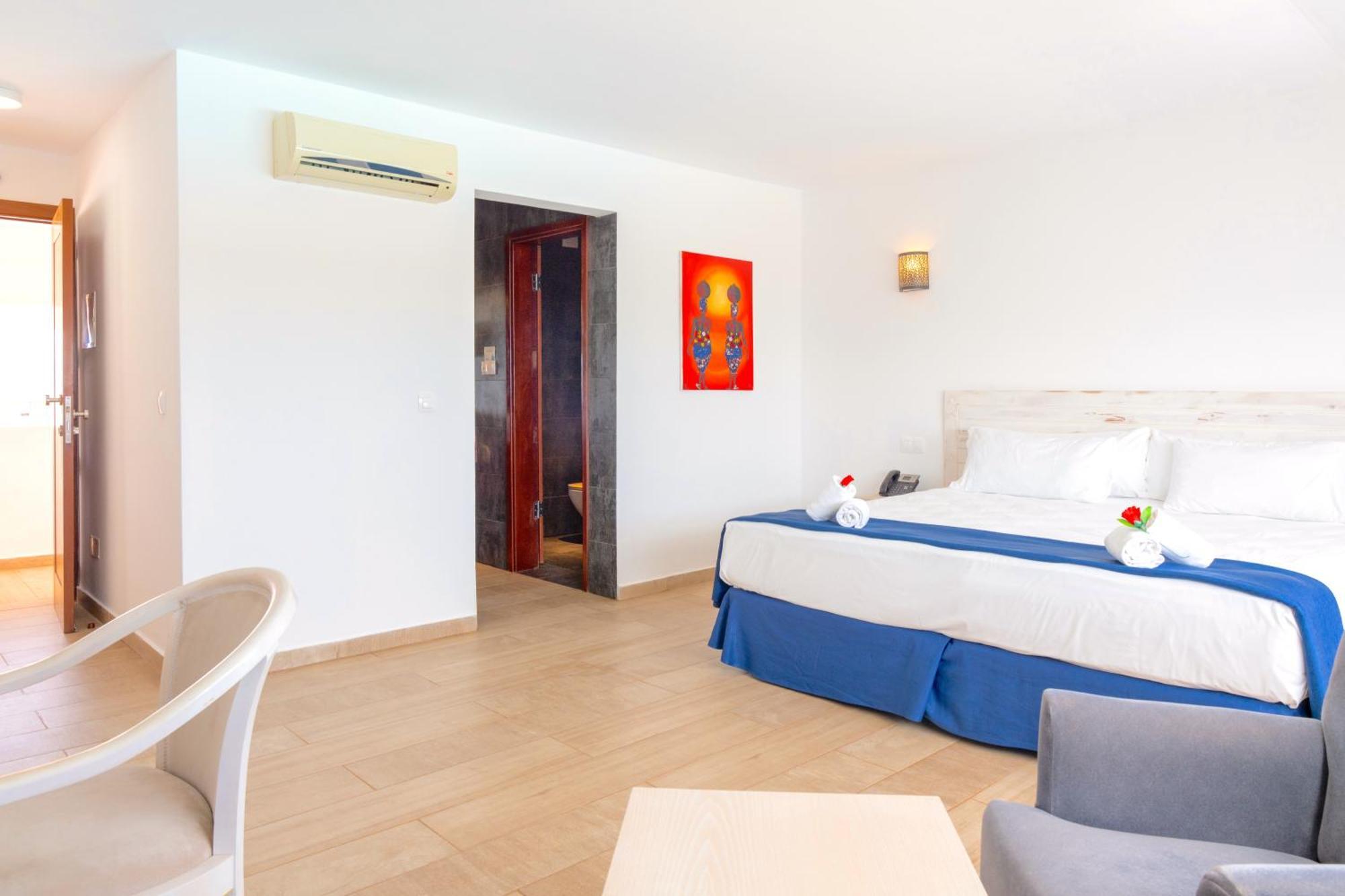 Hotel Livvo Budha Beach Santa Maria Ngoại thất bức ảnh