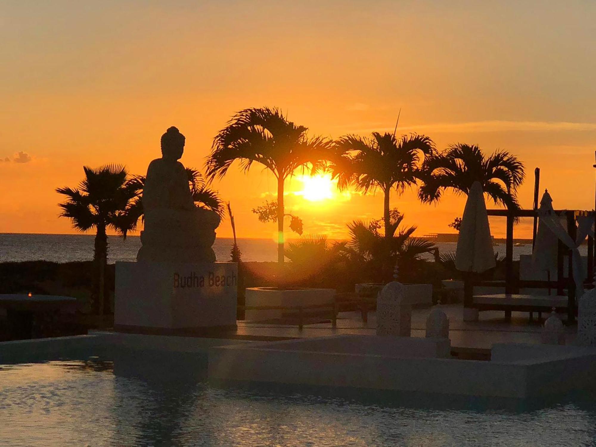 Hotel Livvo Budha Beach Santa Maria Ngoại thất bức ảnh