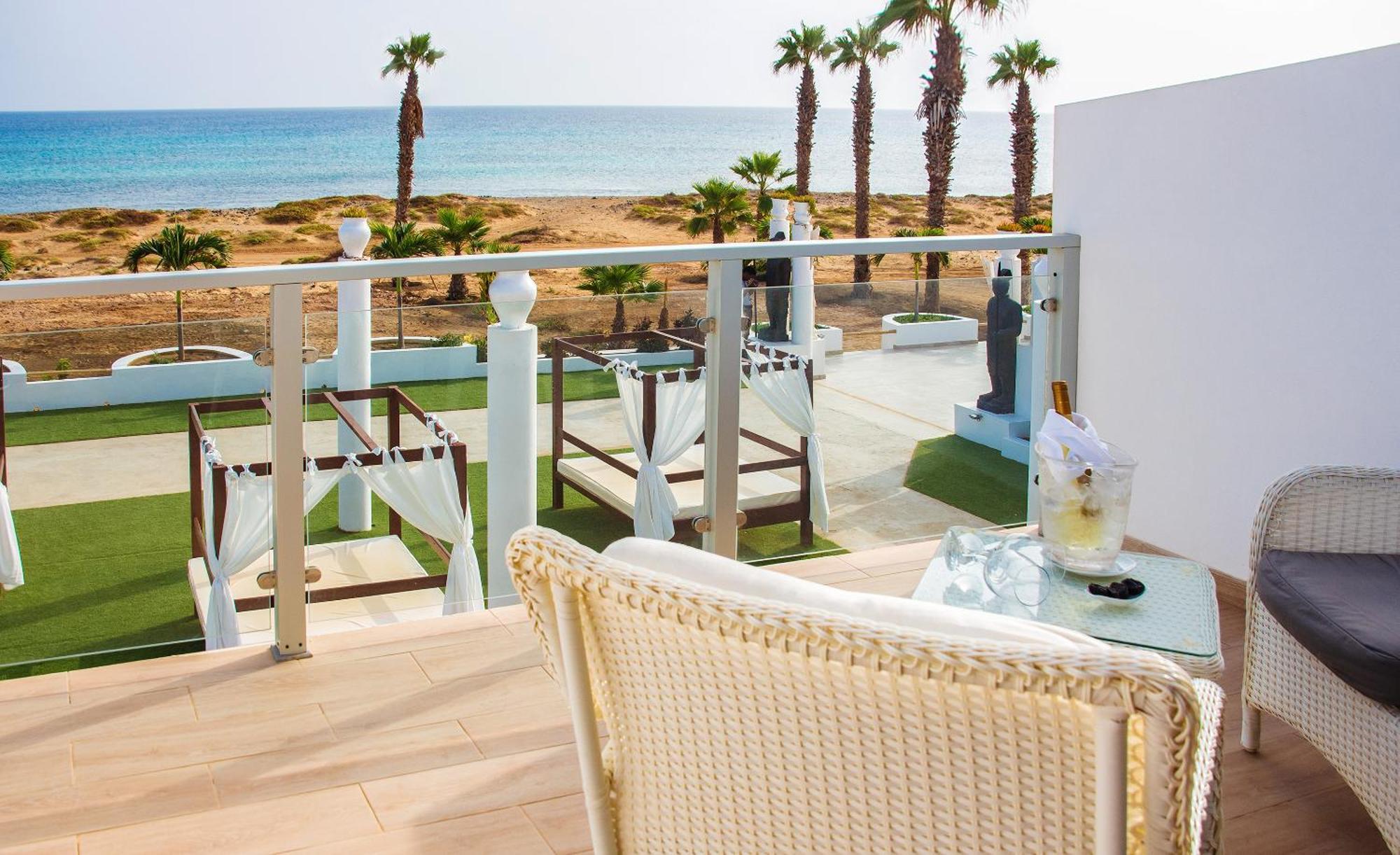 Hotel Livvo Budha Beach Santa Maria Phòng bức ảnh